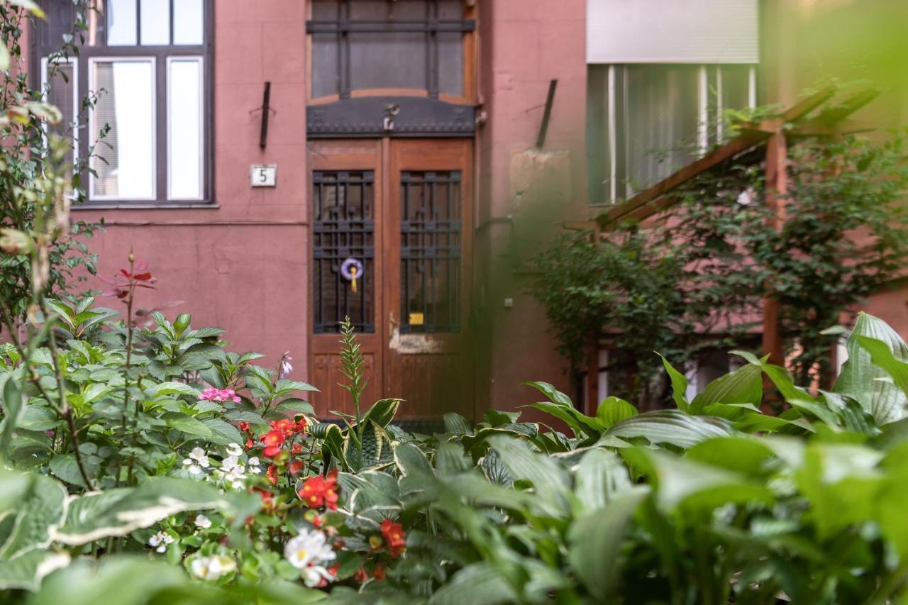 Central Studio Budapest Exteriör bild